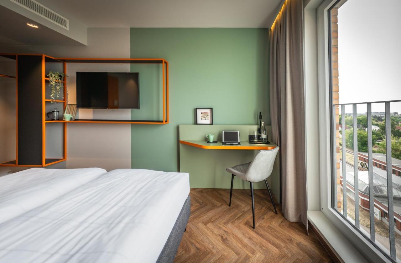 Loginn Airport Hotel 3*