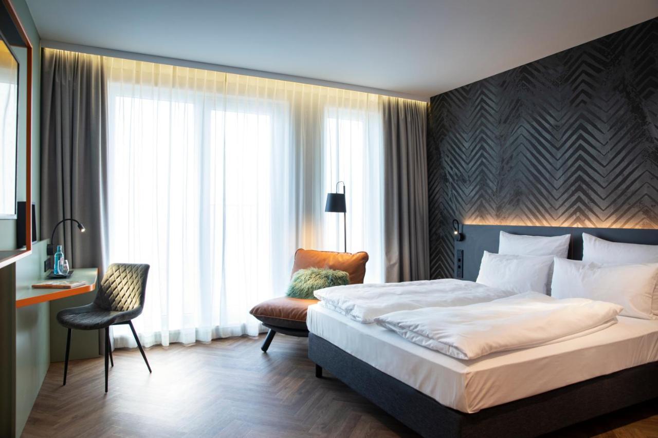 Loginn Airport Hotel 3*